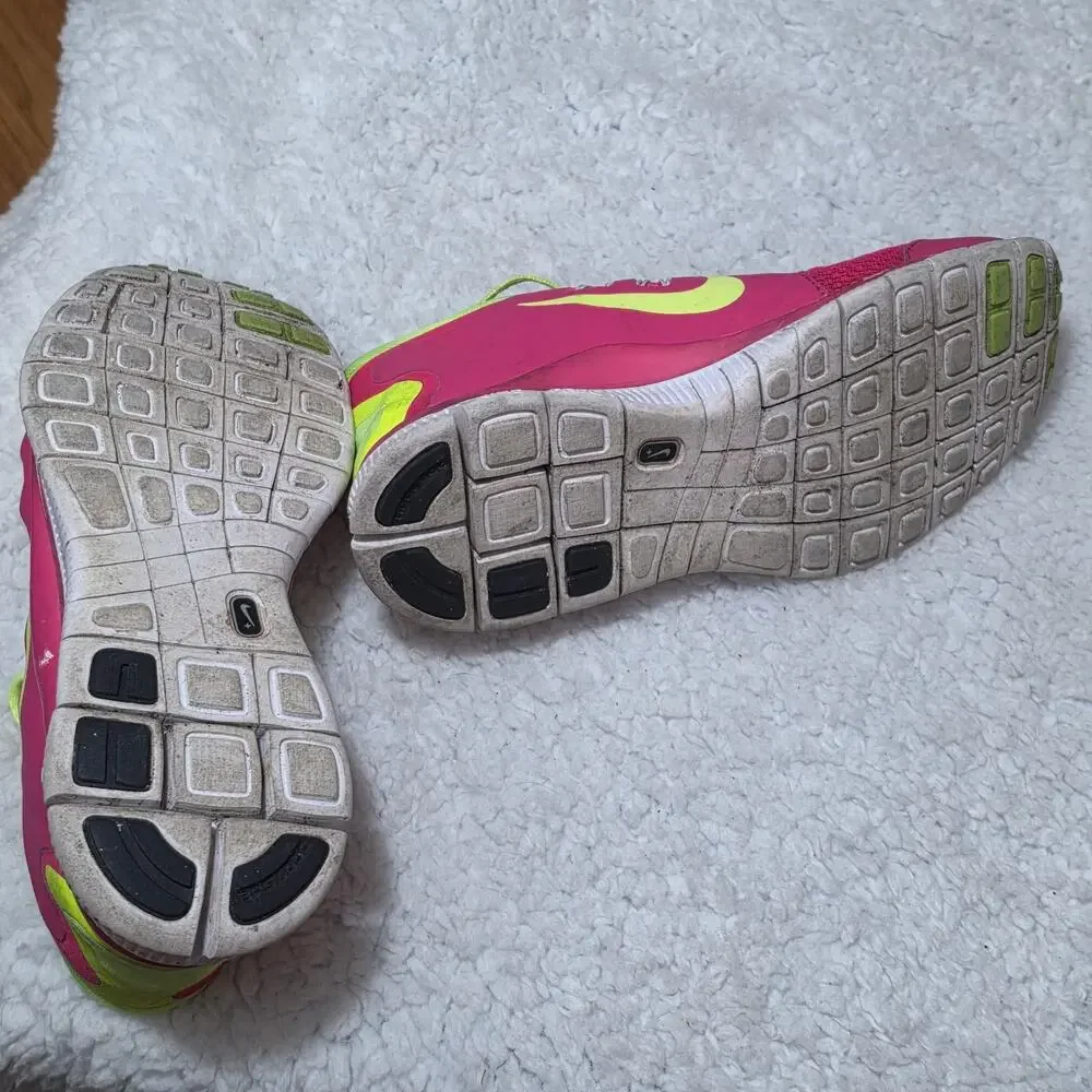 Nike Free 5.0 Women's Running Shoes in Hot Pink Size 9
